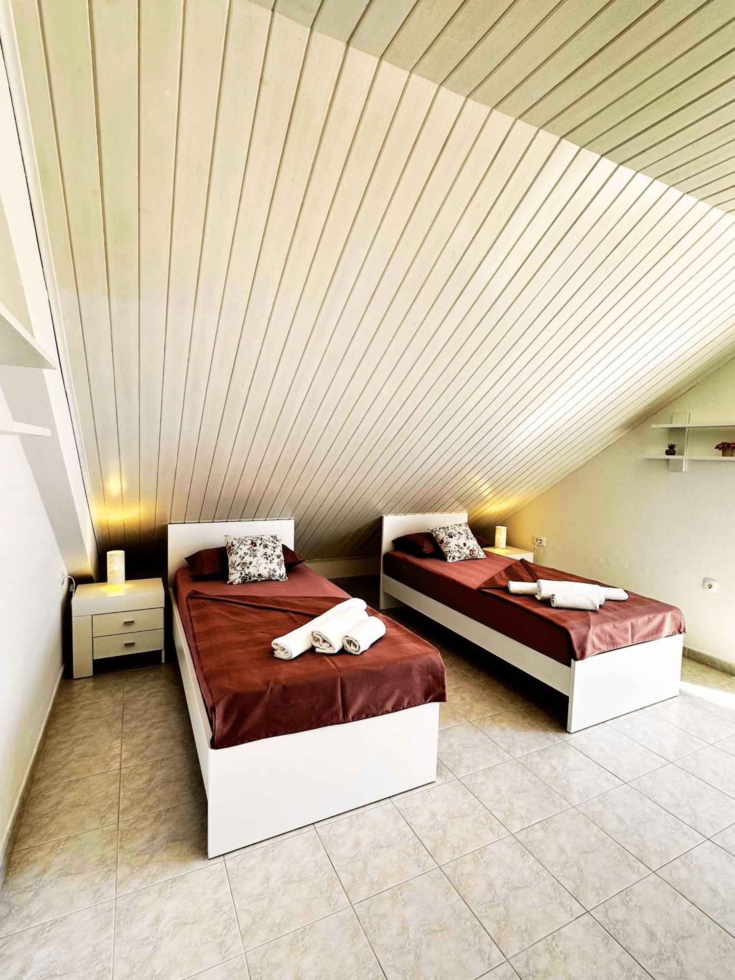 Apartments Vilma มูร์แตร์ ภายนอก รูปภาพ